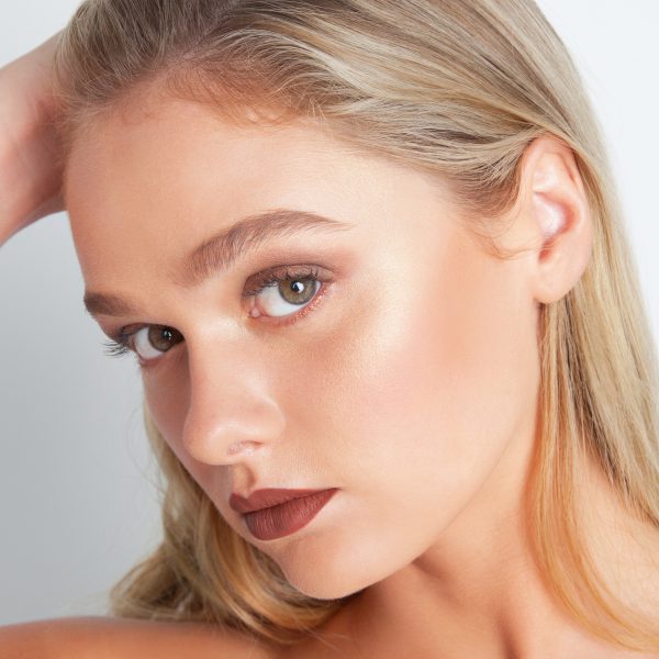 Mary-Lou Manizer® Powder Highlighter Travel-Size - Image 3